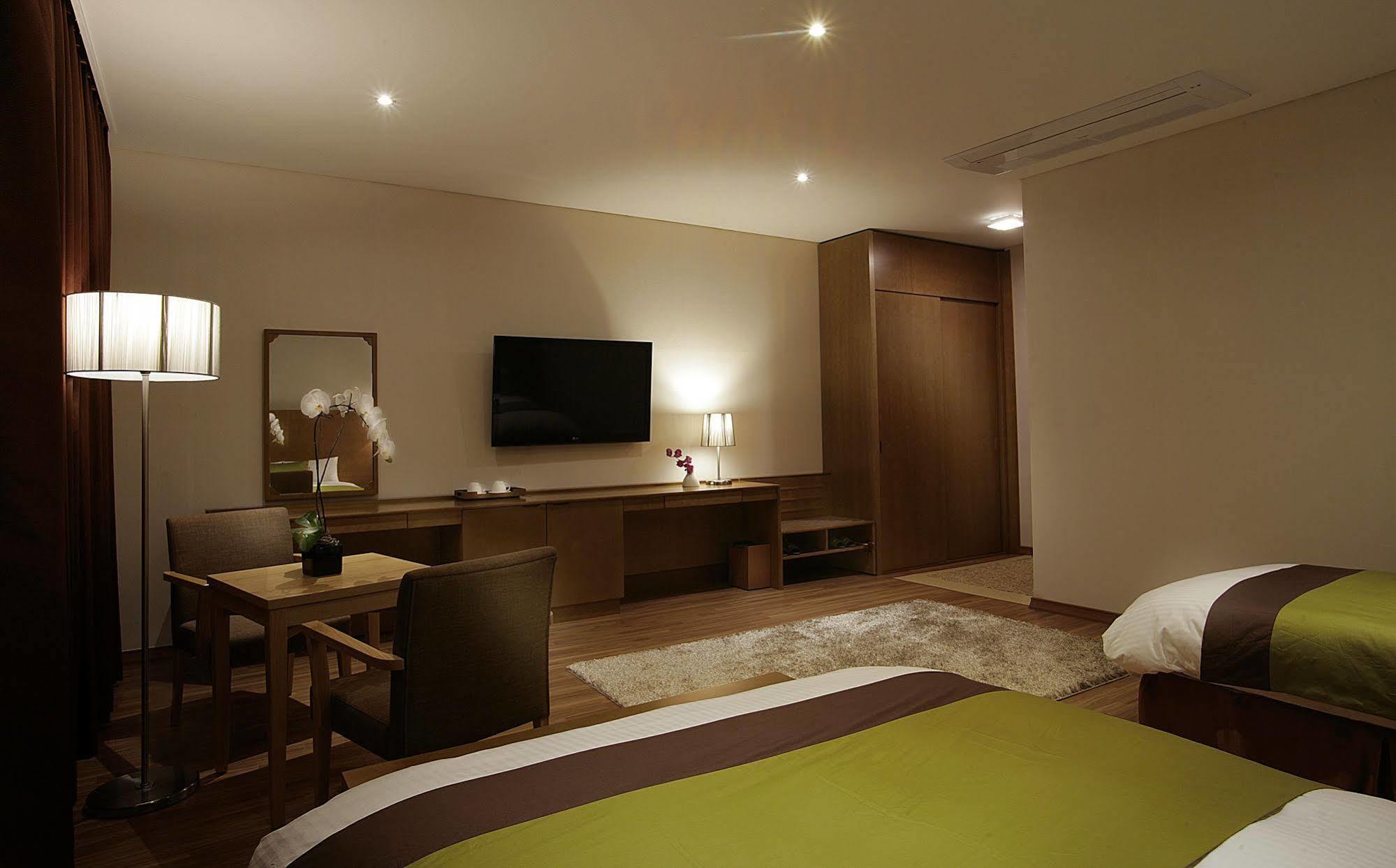Y Ocean Hotel Yeosu Eksteriør bilde